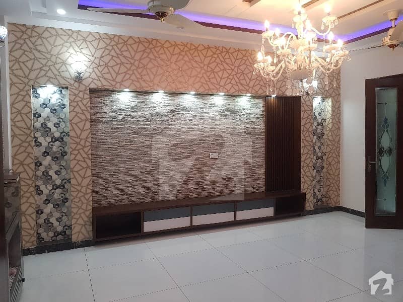 10 Marla House Available For Sale In Wapda Town
