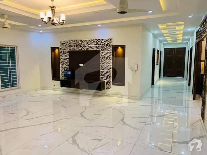 Luxurious 1 Kanal Brand New House For Sale