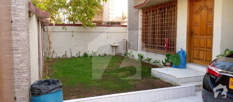 ڈی ایچ اے فیز 7 ڈی ایچ اے کراچی میں 7 کمروں کا 1 کنال مکان 10.5 کروڑ میں برائے فروخت۔
