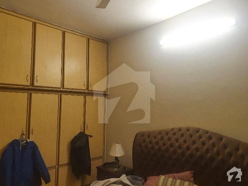 قائد ایوینیو واہ میں 6 کمروں کا 4 مرلہ مکان 1.05 کروڑ میں برائے فروخت۔