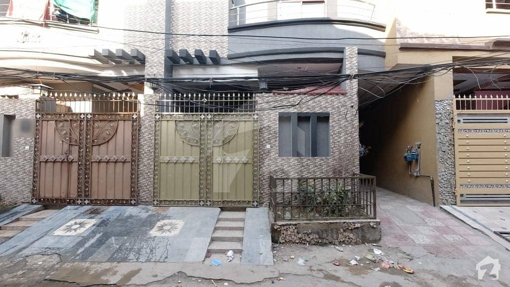 علامہ اقبال ٹاؤن لاہور میں 3 کمروں کا 4 مرلہ مکان 95 لاکھ میں برائے فروخت۔