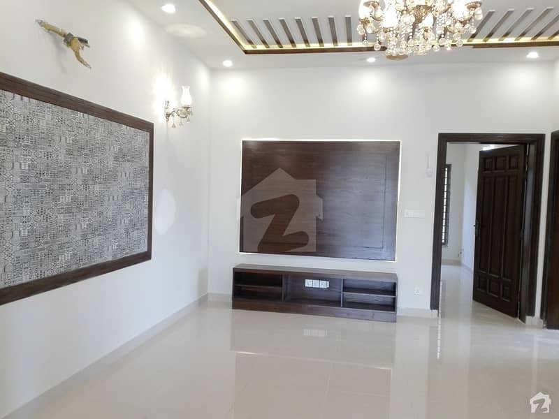 5 Marla Spacious House Available In G-10 For Sale