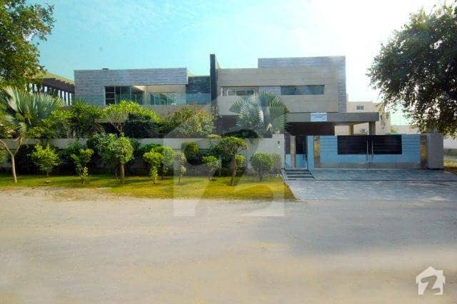 ڈی ایچ اے فیز 5 ڈیفنس (ڈی ایچ اے) لاہور میں 5 کمروں کا 2 کنال مکان 5.5 لاکھ میں کرایہ پر دستیاب ہے۔