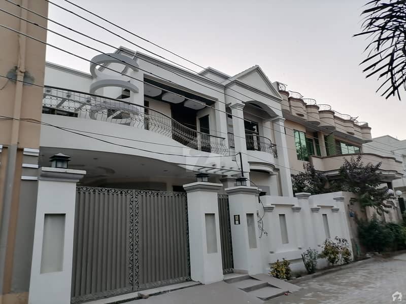 House Of 10 Marla In New Shadman Colony For Sale
