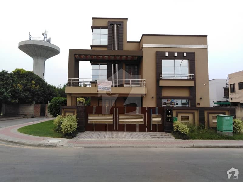 In Bahria Town House For Sale Sized 13 Marla