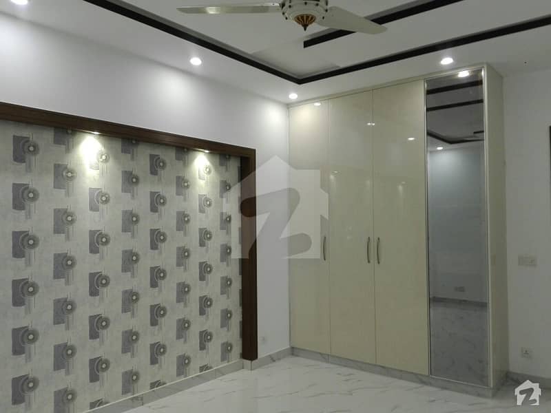 In Gulraiz Housing Scheme Upper Portion Sized 10 Marla For Rent