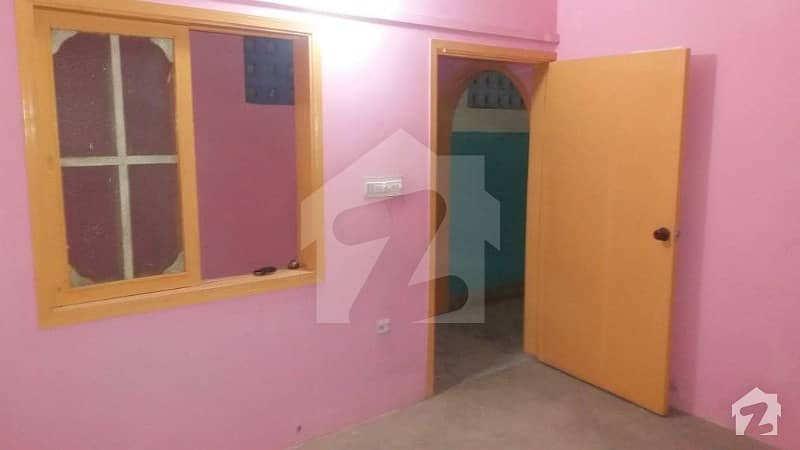 محمود آباد کراچی میں 11 کمروں کا 4 مرلہ عمارت 4.75 کروڑ میں برائے فروخت۔