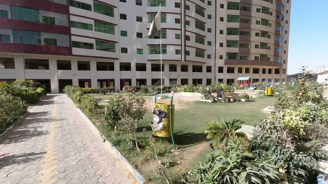 صنوبر ٹوِن ٹاور سعدی روڈ کراچی میں 3 کمروں کا 7 مرلہ فلیٹ 1.25 کروڑ میں برائے فروخت۔