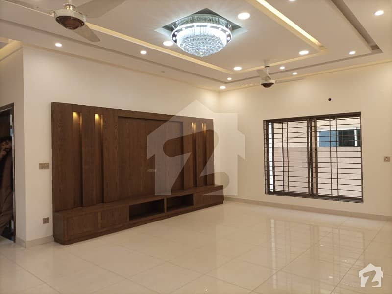 1 Kanal Beautiful Upper Portion With Gas For Rent