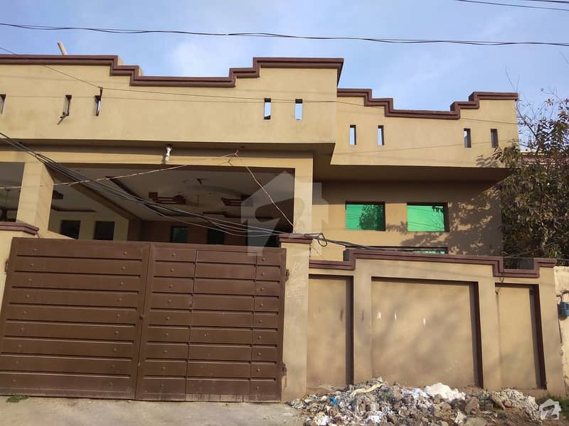 9 Marla House Available For Sale In Janjua Town