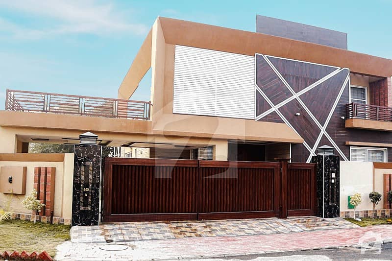 House In Bahria Town Sized 4500  Square Feet Is Available