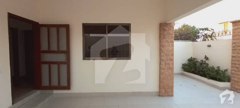 Well Maintain 250 Yards Duplex House Having 4 Bedrooms Available For Sale In Phase 8