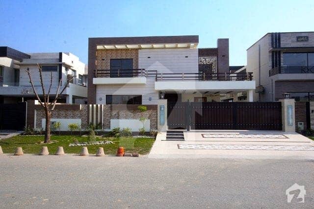 ڈی ایچ اے فیز 6 ڈیفنس (ڈی ایچ اے) لاہور میں 5 کمروں کا 1 کنال مکان 6 کروڑ میں برائے فروخت۔