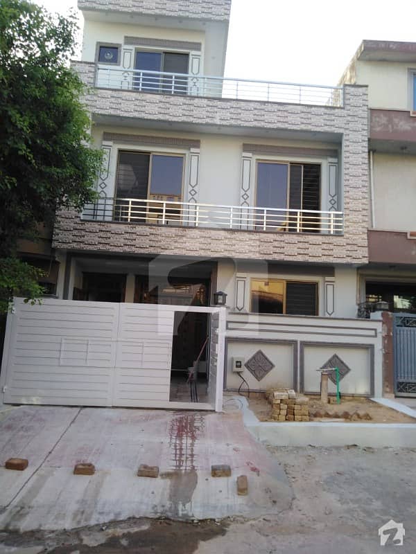 Brand New 25x40 Luxurious House For Sale