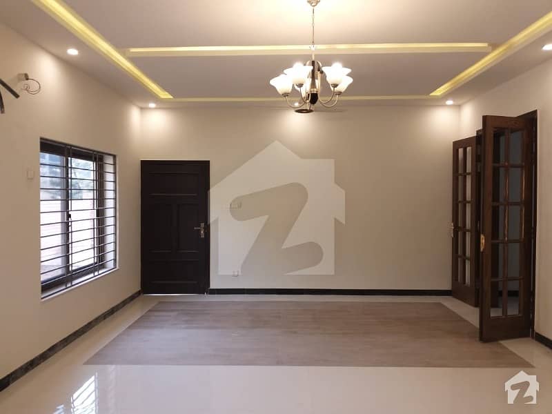 F10 Fully Renovated 4 Bedrooms Full House Available For Rent
