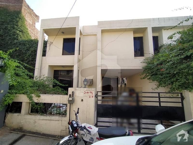 گلبرگ 3 گلبرگ لاہور میں 4 کمروں کا 8 مرلہ مکان 2.4 کروڑ میں برائے فروخت۔