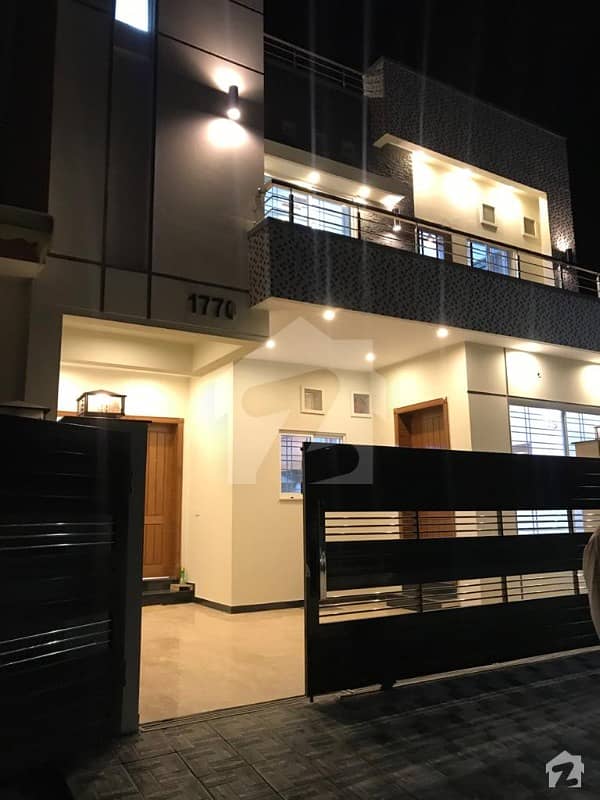 فیصل ٹاؤن - ایف ۔ 18 اسلام آباد میں 6 کمروں کا 7 مرلہ مکان 1.8 کروڑ میں برائے فروخت۔