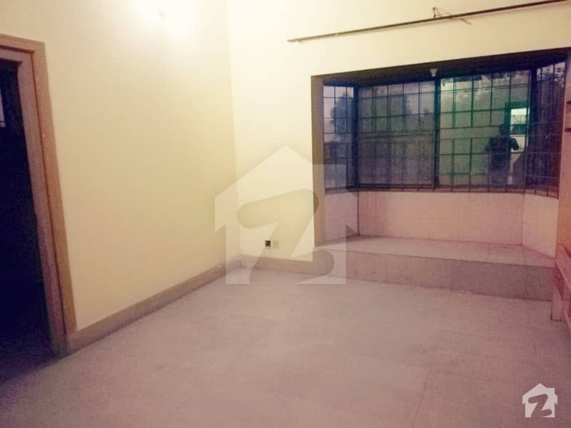 1 kanal Upper portion for Rent state life