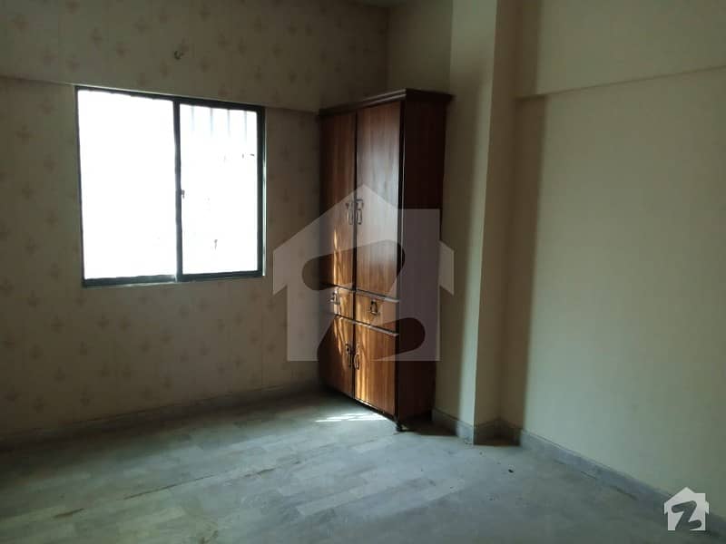 Falak Naz Tower Main Shahra E Faisal  Flat For Sale