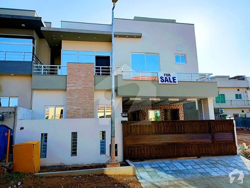 بحریہ ٹاؤن فیز 8 بحریہ ٹاؤن راولپنڈی راولپنڈی میں 5 کمروں کا 7 مرلہ مکان 1.7 کروڑ میں برائے فروخت۔
