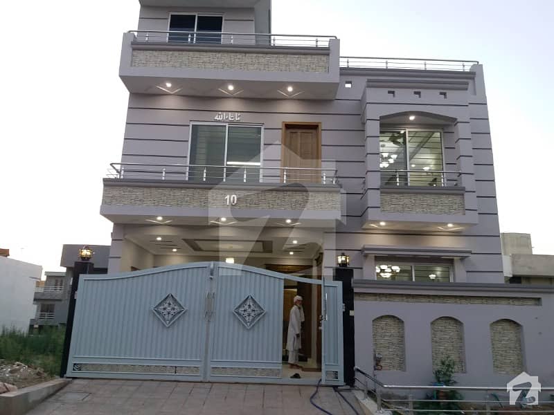 Brand New 30x60 Luxurious House For Sale