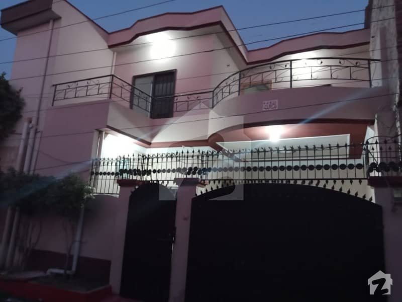 1125  Square Feet House Ideally Situated In Zakariya Town