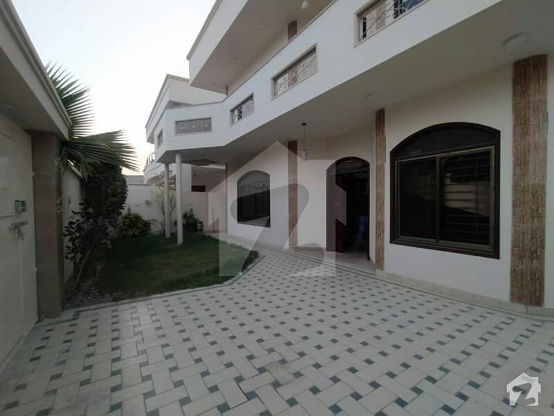 500 Sq Yard Like Brand New Bungalows For Rent Dha Phase 6 Near Ithad Creak Line