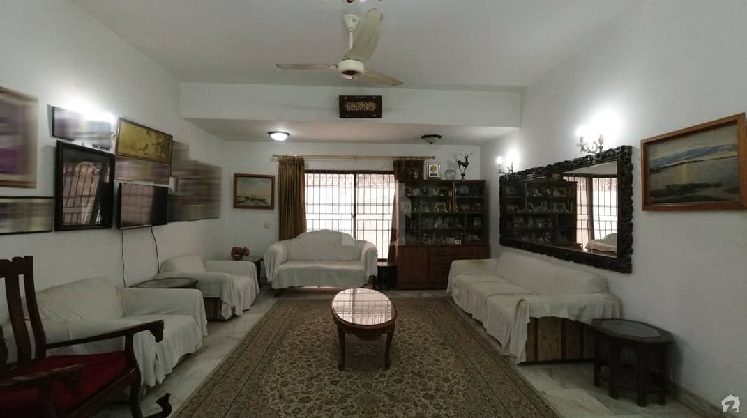 5 Bedroom Bungalow Is Available For Sale