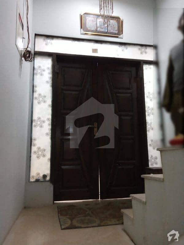 لیاقت آباد - بلاک 4 لیاقت آباد کراچی میں 3 کمروں کا 4 مرلہ مکان 1.25 کروڑ میں برائے فروخت۔