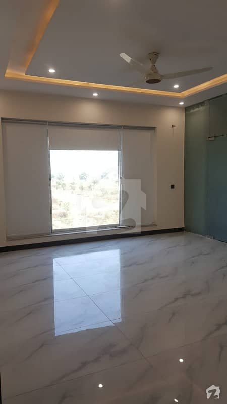 Semi Furnished 1 Kanal Luxury Upper Portion For Rent