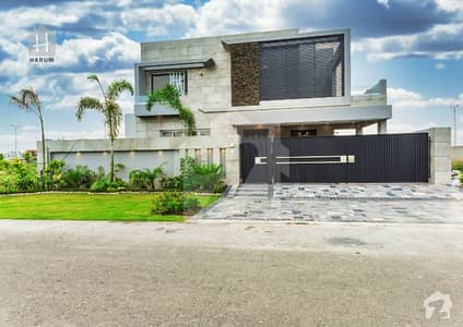 Near Park and Mosque Mazhar Munir Design Bungalow Near Park and Mosque Mazhar Munir Design Bungalow