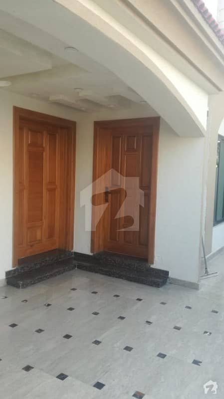 4 Marla Triple Storey Hotel For sale