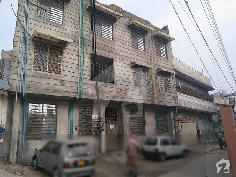 خیابانِ سرسید راولپنڈی میں 2 کمروں کا 2 مرلہ فلیٹ 35 لاکھ میں برائے فروخت۔
