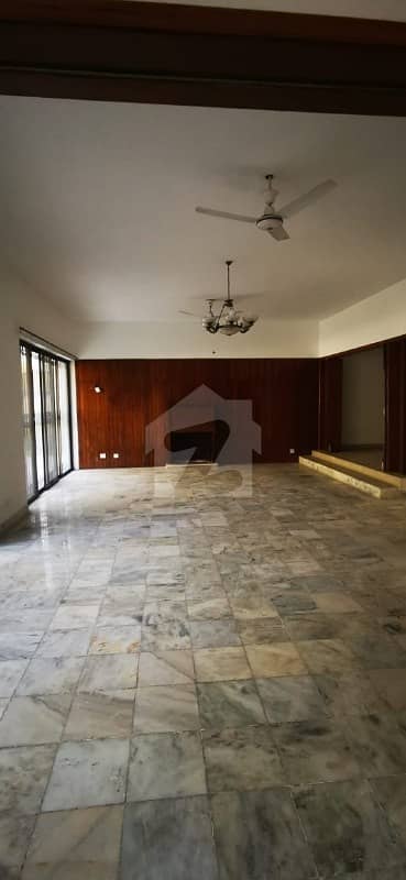 This Is F-7, Old But Solid And Beautiful Residence House Available For Rent On Prime Location, This Is F-7, Old But Solid And Beautiful Residence House Available For Rent On Prime Location,