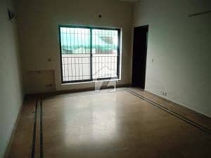 500 Yards Main Commercial Avenue Portion For Rent In Dha Phase 4 Karachi