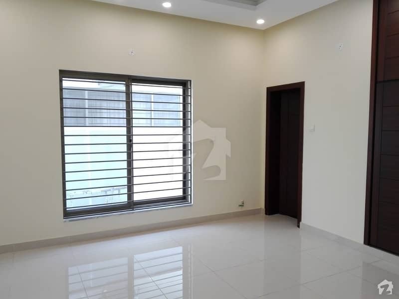 20 Marla Spacious Lower Portion Available In E-11 For Rent