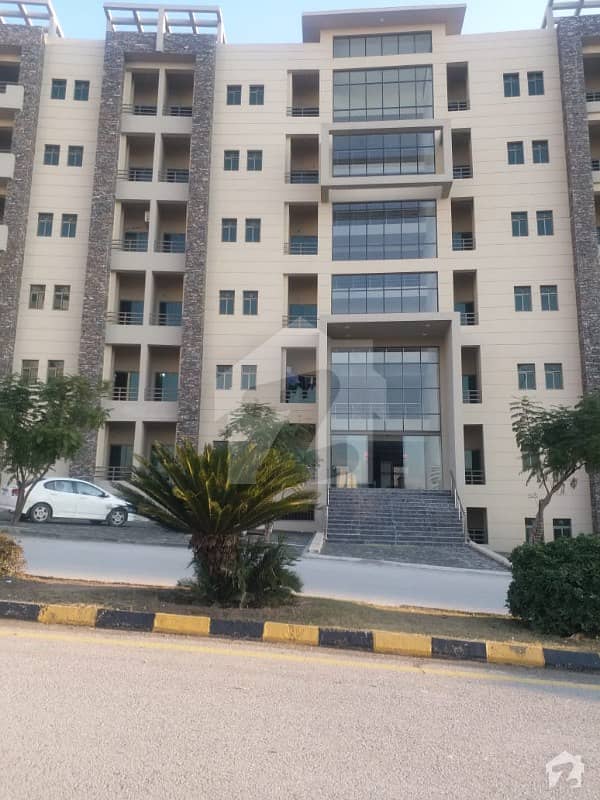 رانیا ہائٹس زراج ہاؤسنگ سکیم اسلام آباد میں 2 کمروں کا 4 مرلہ فلیٹ 72 لاکھ میں برائے فروخت۔