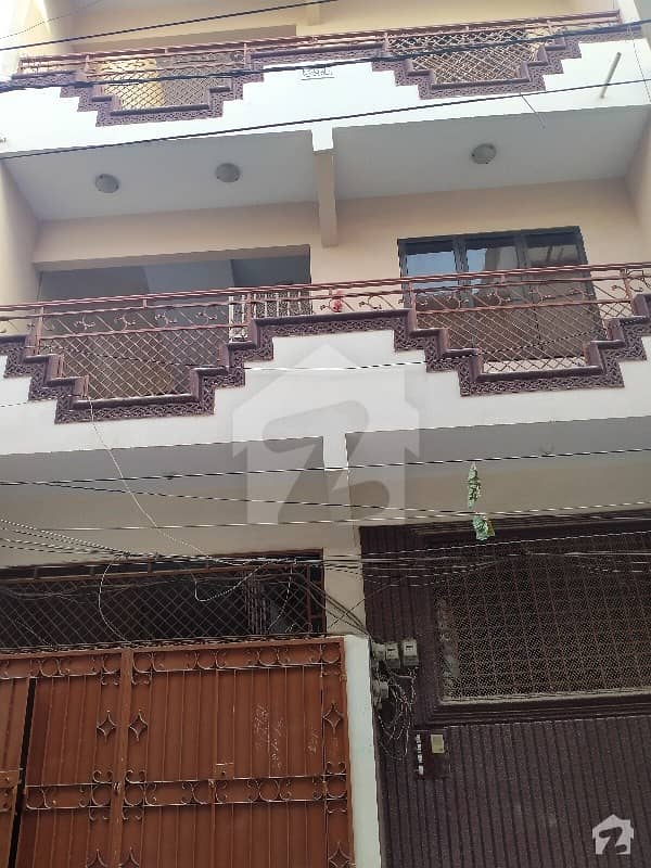 فیڈرل بی ایریا کراچی میں 9 کمروں کا 5 مرلہ مکان 2.5 کروڑ میں برائے فروخت۔