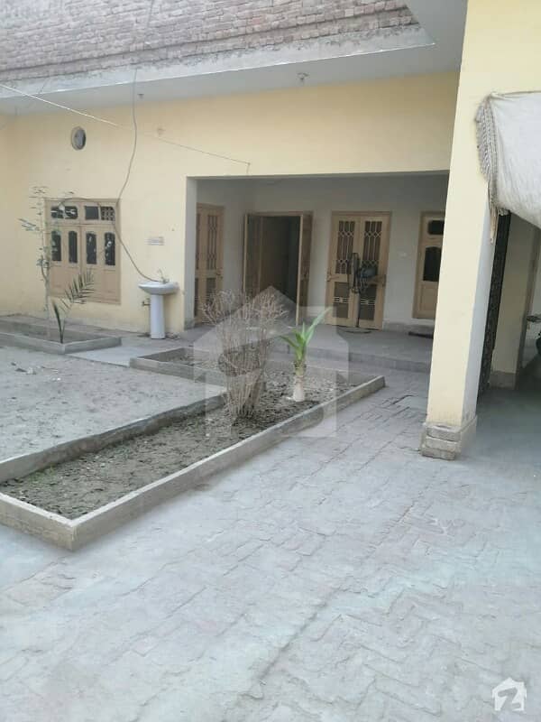 شاہنواز کالونی ابوظہبی روڈ رحیم یار خان میں 4 کمروں کا 15 مرلہ مکان 1.5 کروڑ میں برائے فروخت۔