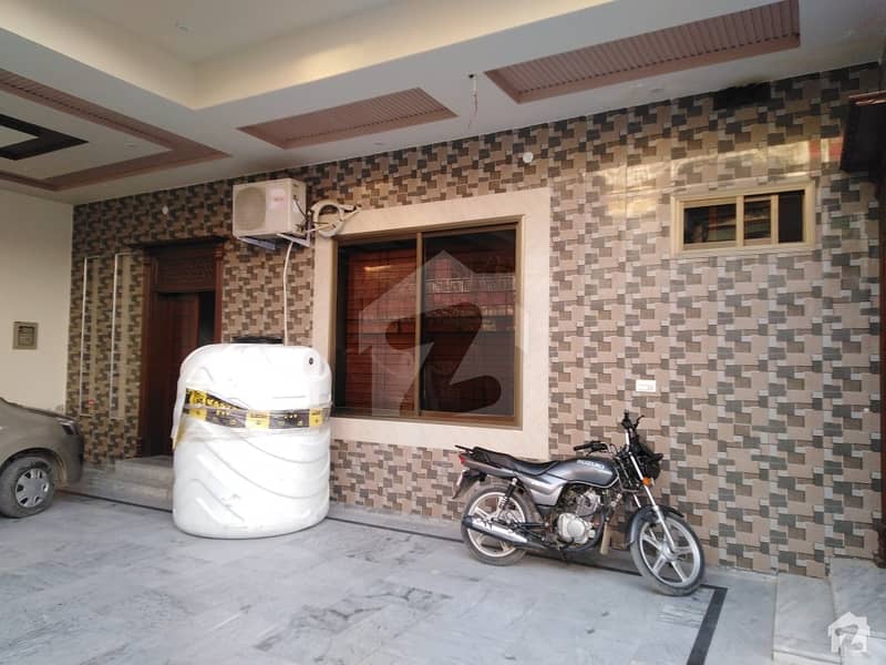 9.5 Marla House In Farooq Colony For Sale