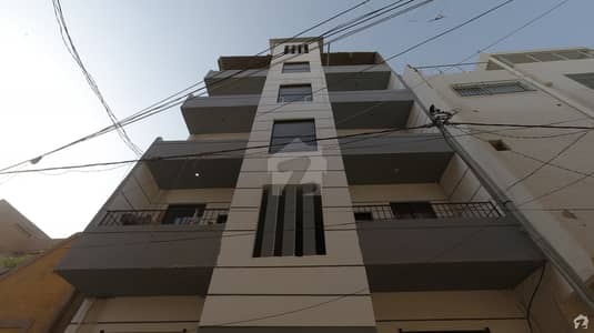 نارتھ ناظم آباد ۔ بلاک ٹی نارتھ ناظم آباد کراچی میں 2 کمروں کا 4 مرلہ فلیٹ 45 لاکھ میں برائے فروخت۔