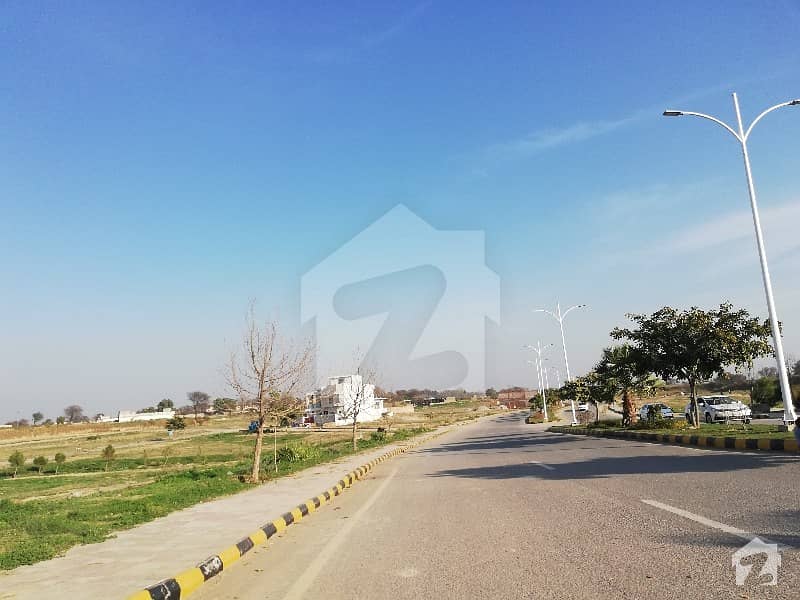 1575  Square Feet Residential Plot In Gulberg Is Best Option