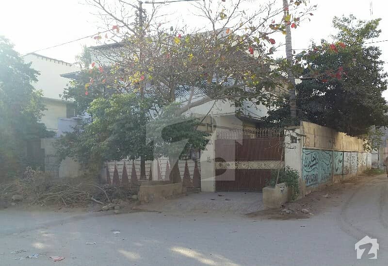 A Stunning House Is Up For Grabs In Shahra-E-Faisal Karachi