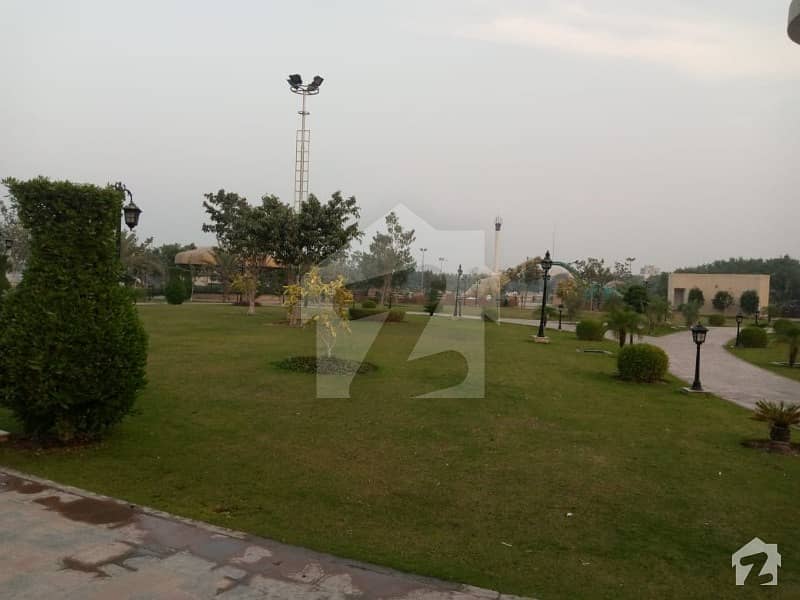 Very Hot Location Plot In J Block Urgent For Sale