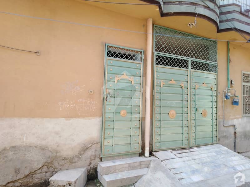 گلبرگ پشاور میں 4 کمروں کا 3 مرلہ مکان 82 لاکھ میں برائے فروخت۔