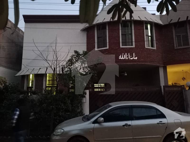 رئیل کاٹیجز لاہور میں 3 کمروں کا 7 مرلہ مکان 55 ہزار میں کرایہ پر دستیاب ہے۔
