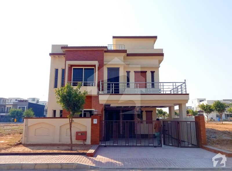 بحریہ ٹاؤن فیز 8 بحریہ ٹاؤن راولپنڈی راولپنڈی میں 5 کمروں کا 10 مرلہ مکان 2.4 کروڑ میں برائے فروخت۔