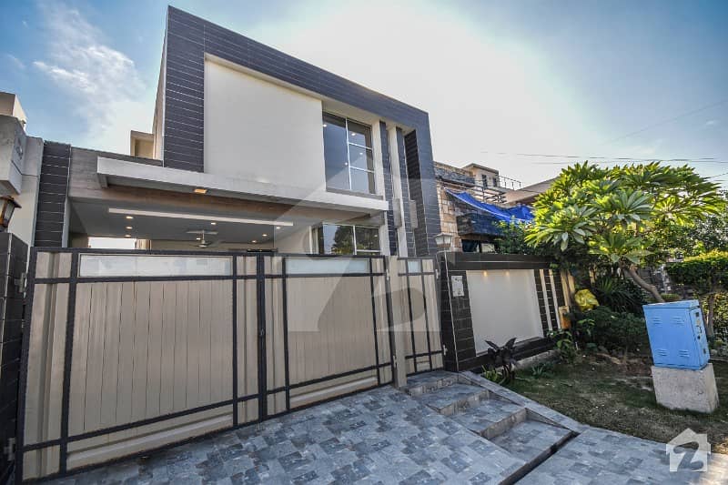 Owner Build Modern Style 10 Marla For Sale In Dha Phase 8