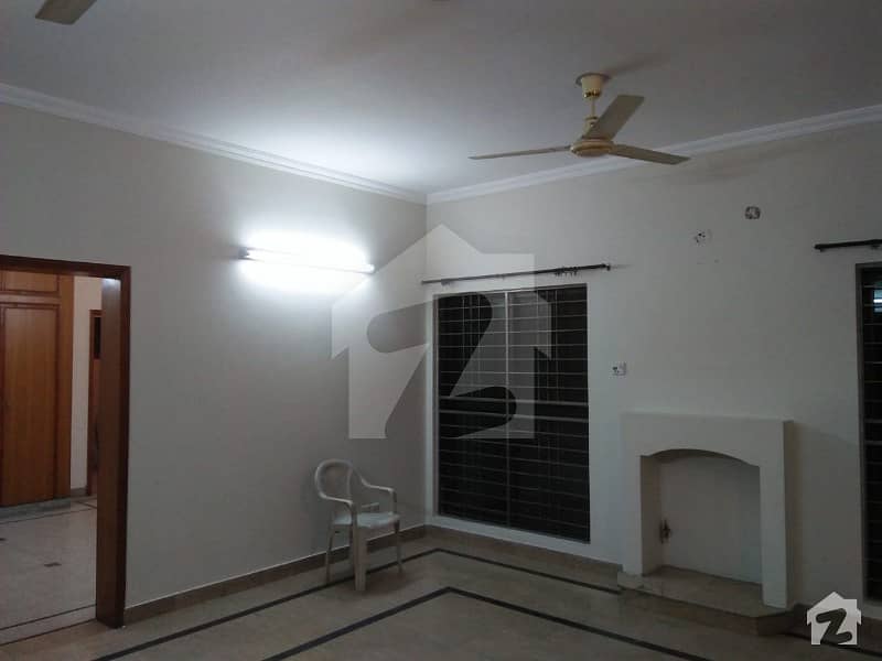 01 Kanal Beautiful Upper Portion At Hot Location For Rent