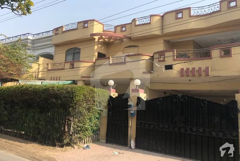 1 Kanal Beautiful House Is Available For Sale In Mustafa Town Lahore